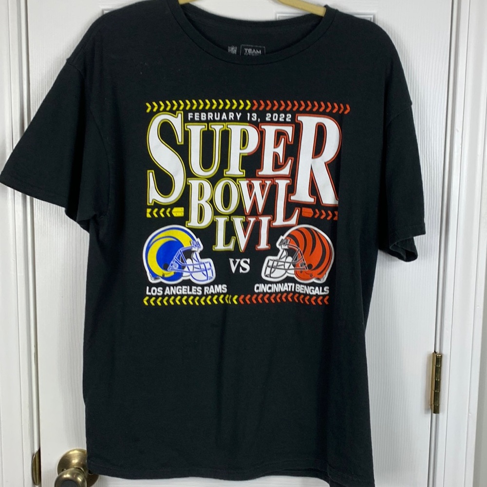 NFL Team Apparel Super Bowl LVI, 2022. Rams-Bengals size large.